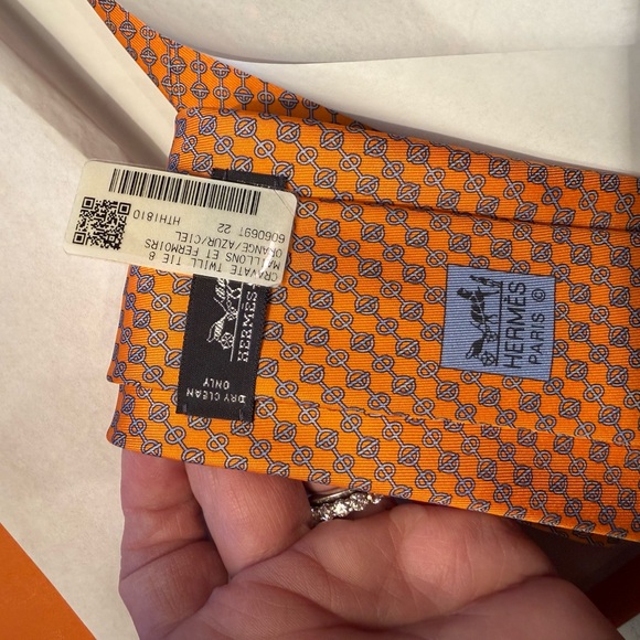 Hermes Vibrant Orange and Blue Patterned Tie - Picture 4 of 4